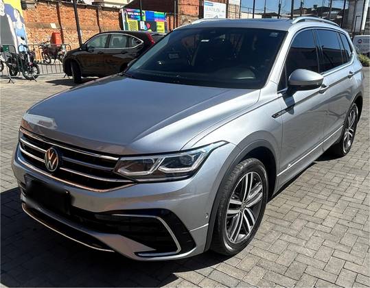 VOLKSWAGEN TIGUAN 2.0 300 TSI GASOLINA ALLSPACE R-LINE AUTOMÁTICO VOLKSWAGEN TIGUAN 2.0 300 TSI GASOLINA ALLSPACE R-LINE AUTOMÁTICO